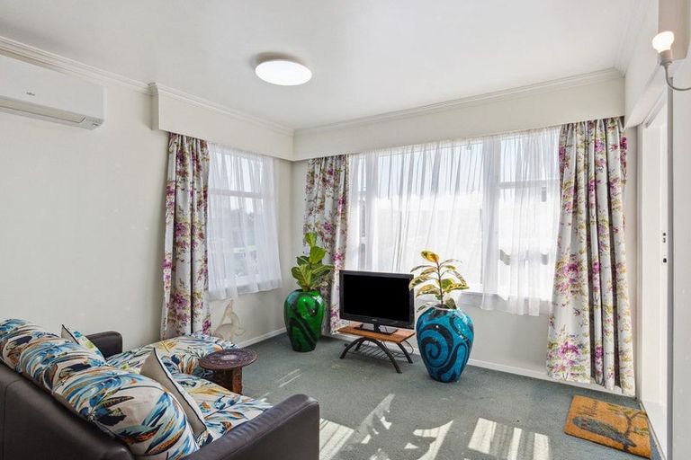 Photo of property in 2 Anthony Grove, Paraparaumu Beach, Paraparaumu, 5032