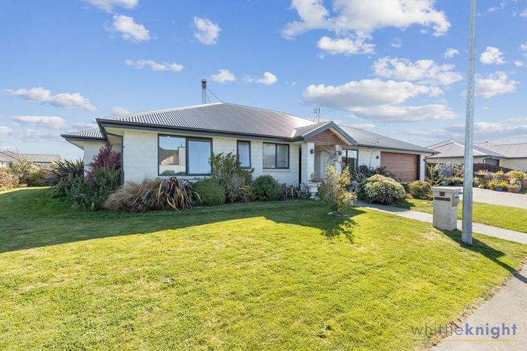 Photo of property in 8 Claremont Crescent, Amberley, 7410