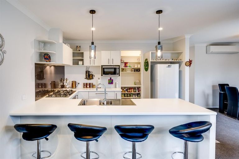 Photo of property in 18 Pelorus Avenue, Poraiti, Napier, 4112