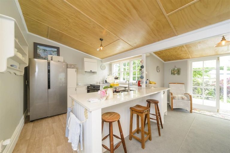 Photo of property in 89 Bridge Street, Bulls, 4818