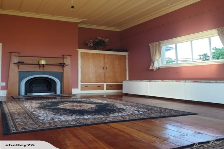 Photo of property in 27 Main Road, Owaka, 9535