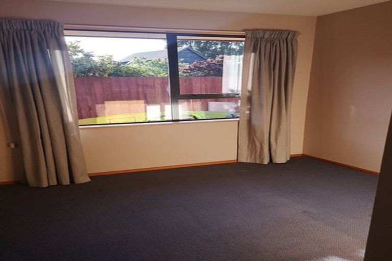 Photo of property in 88 Regency Crescent, Redwood, Christchurch, 8051