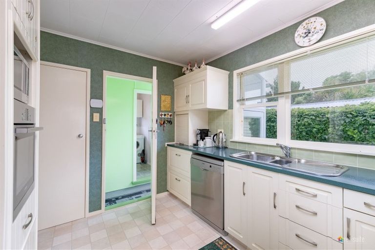 Photo of property in 15 Maple Grove, Maungaraki, Lower Hutt, 5010