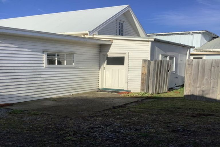 Photo of property in 261 Marine Parade, New Brighton, Christchurch, 8061