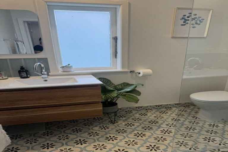 Photo of property in 1/245 Sturges Road, Henderson, Auckland, 0612