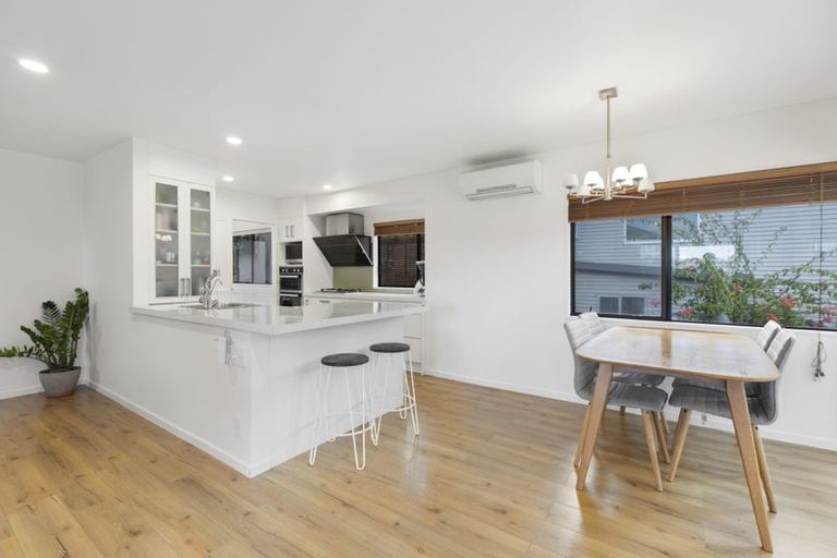 Photo of property in 2/34 Sycamore Drive, Sunnynook, Auckland, 0620