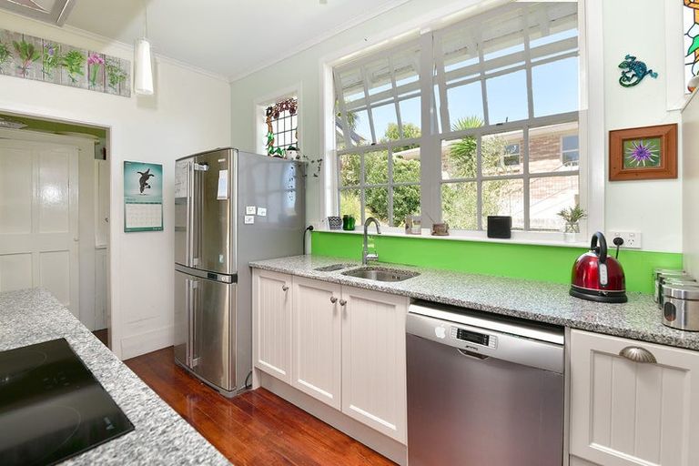 Photo of property in 13 Porter Crescent, Helensville, 0800