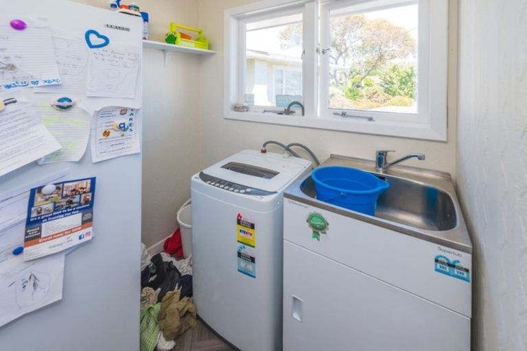 Photo of property in 66 Parkes Avenue, Saint Johns Hill, Whanganui, 4501