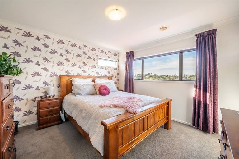 Photo of property in 12 Dusky Crescent, Aotea, Porirua, 5024