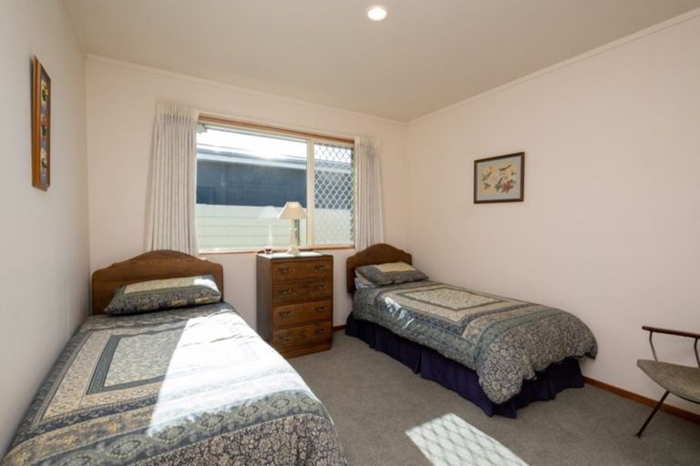 Photo of property in 2/11 Duart Road, Havelock North, 4130