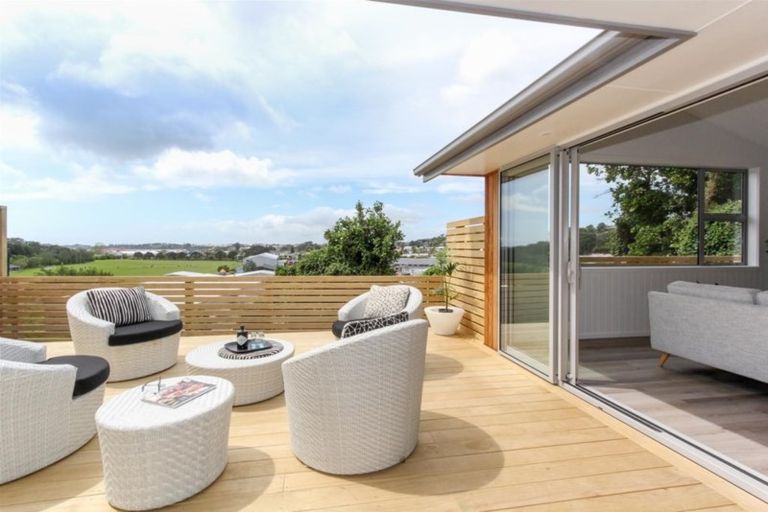 Photo of property in 55b Paynters Avenue, Strandon, New Plymouth, 4312