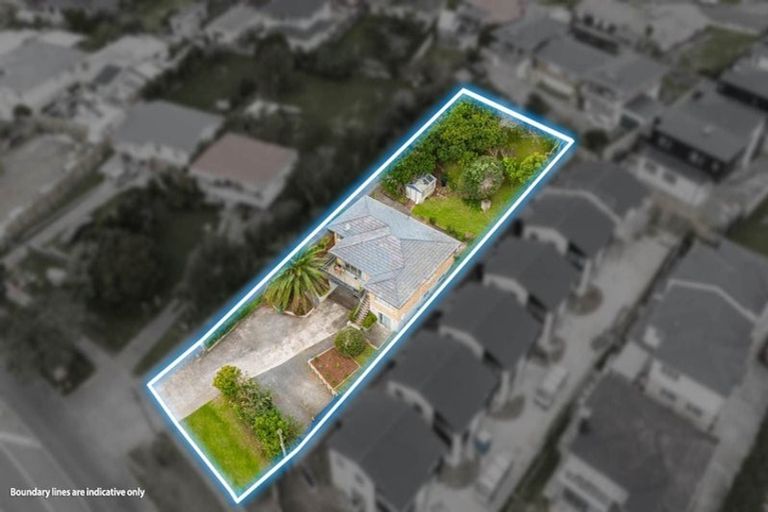 Photo of property in 582 Massey Road, Mangere, Auckland, 2022