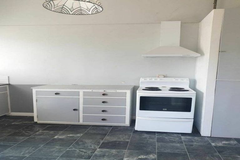 Photo of property in 6 Caius Avenue, Gonville, Wanganui, 4501