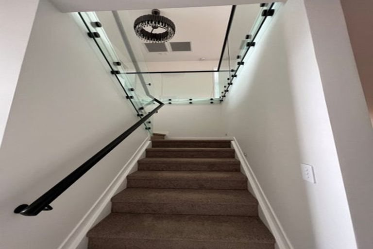 Photo of property in 9 Ti Kouka Place, Te Atatu Peninsula, Auckland, 0610