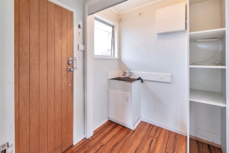 Photo of property in 11 South Pacific Place, Henderson, Auckland, 0612