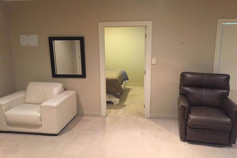 Photo of property in Mclean Towers, 1d/3 Shakespeare Road, Napier South, Napier, 4110