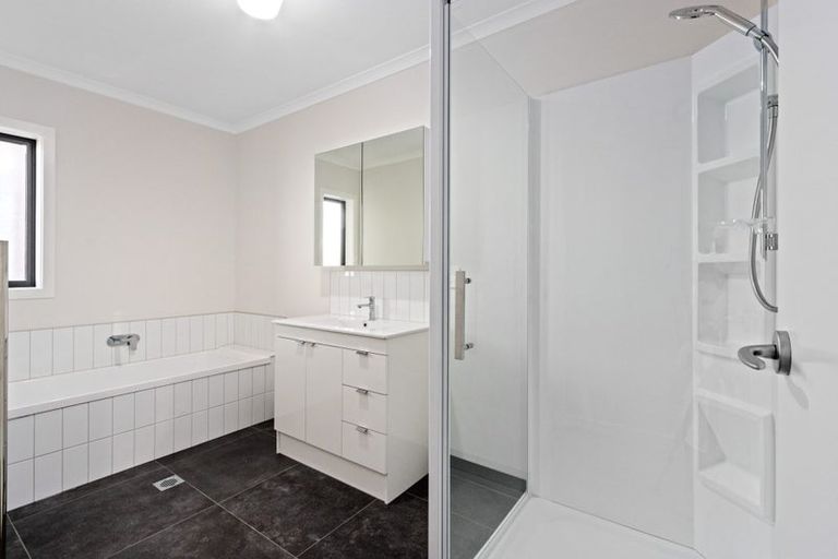 Photo of property in 5 Jeffares Place, Taradale, Napier, 4112