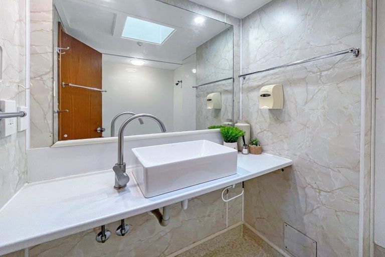 Photo of property in Sharella Living, 20 Glenmore Street, Thorndon, Wellington, 6011