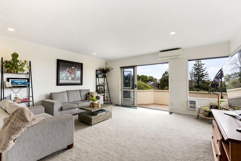 Photo of property in 24b View Road, Shelly Park, Auckland, 2014