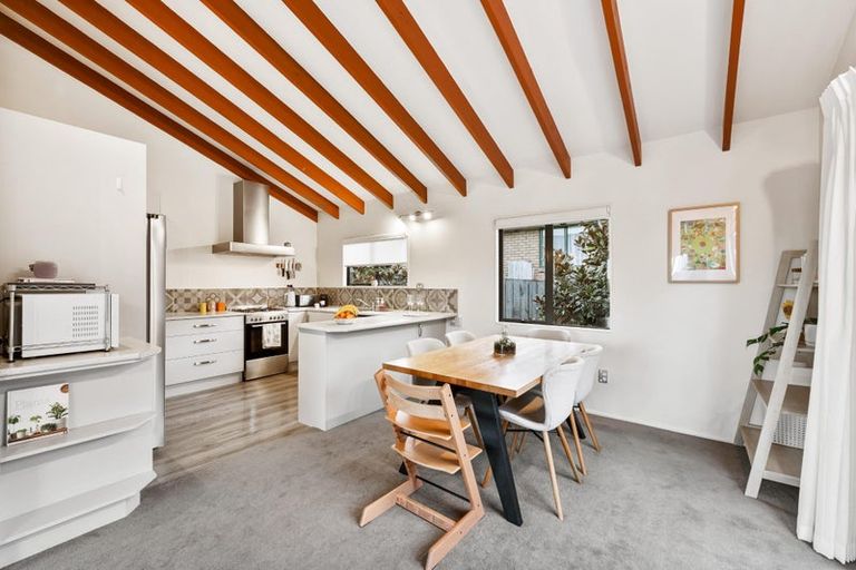 Photo of property in 25 Broadfield Street, Massey, Auckland, 0614