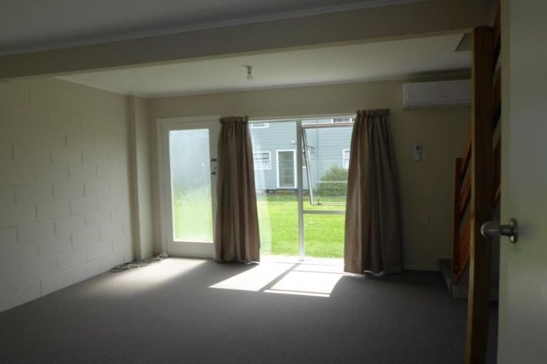 Photo of property in 8/46 King Street, Ebdentown, Upper Hutt, 5018