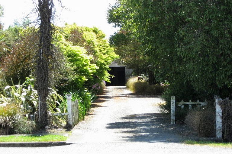 Photo of property in 102 Kippenberger Avenue, Rangiora, 7400
