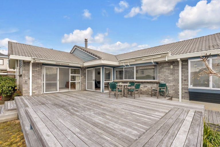 Photo of property in 18 Simmental Crescent, Somerville, Auckland, 2014
