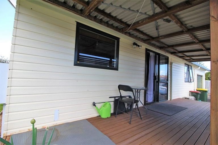 Photo of property in 2 Perry Place, Bader, Hamilton, 3206