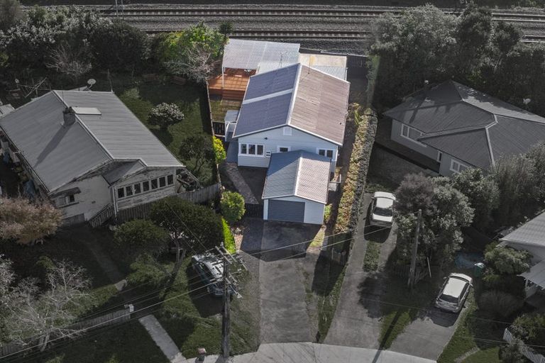 Photo of property in 24a Tahi Terrace, Glen Eden, Auckland, 0602