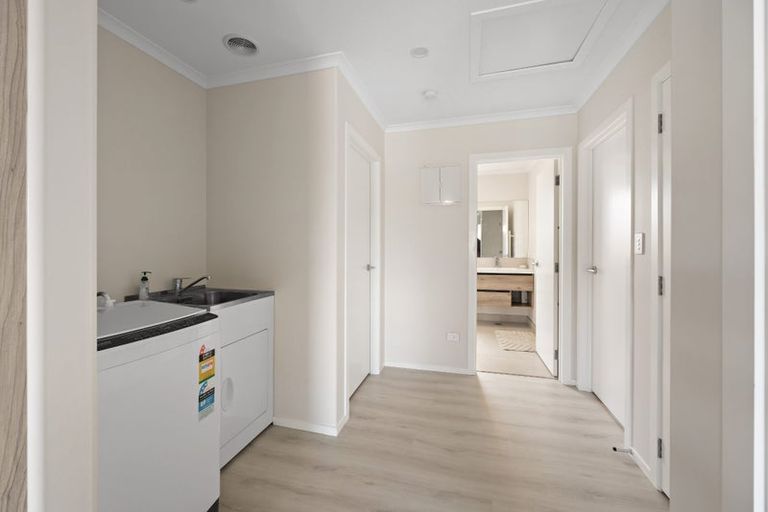 Photo of property in 2/2 Grange Avenue, Nawton, Hamilton, 3200