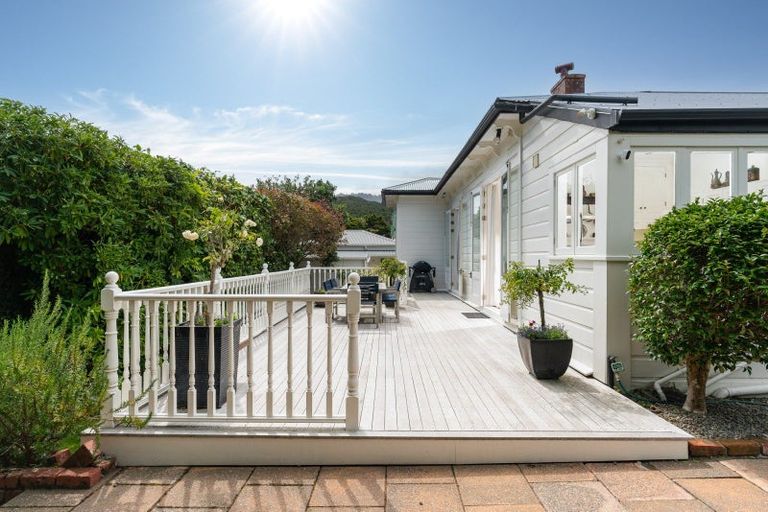 Photo of property in 165 Karori Road, Karori, Wellington, 6012