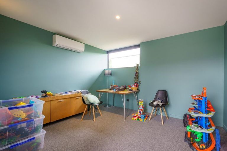 Photo of property in 3 Courthill Lane, Wanaka, 9305