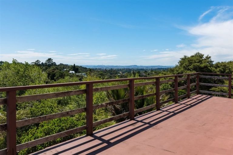 Photo of property in 1010 Scenic Drive North, Swanson, Auckland, 0816