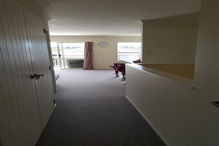 Photo of property in 16 Kauri Glen Road, Northcote, Auckland, 0627