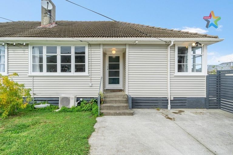 Photo of property in 4a Langford Street, Naenae, Lower Hutt, 5011