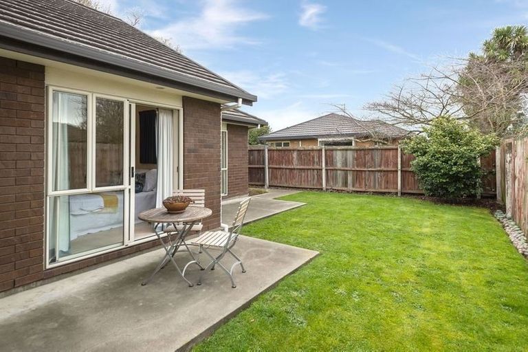 Photo of property in 9a Shaftesbury Street, Avonhead, Christchurch, 8042