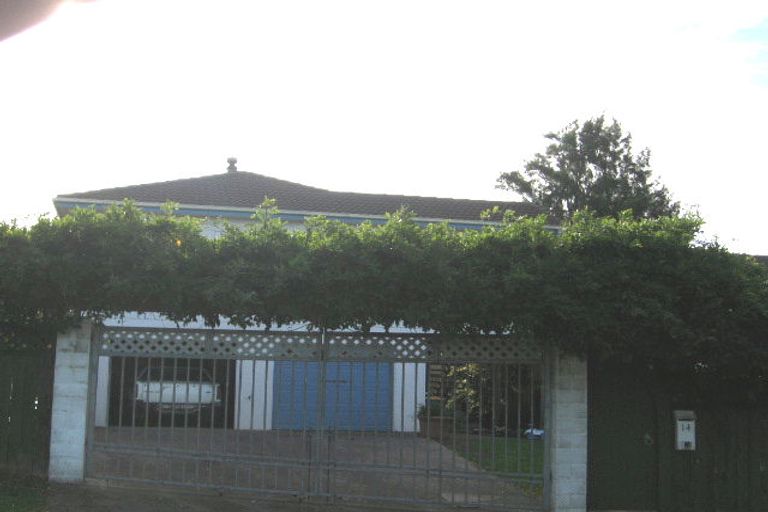 Photo of property in 14 Landow Place, Henderson, Auckland, 0612