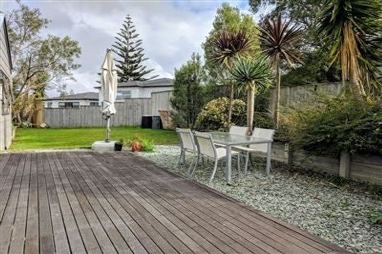 Photo of property in 24 Orton Street, Glenfield, Auckland, 0627