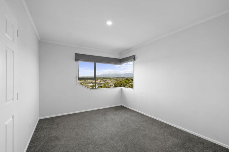 Photo of property in 9 Sandel Rise, Merrilands, New Plymouth, 4312