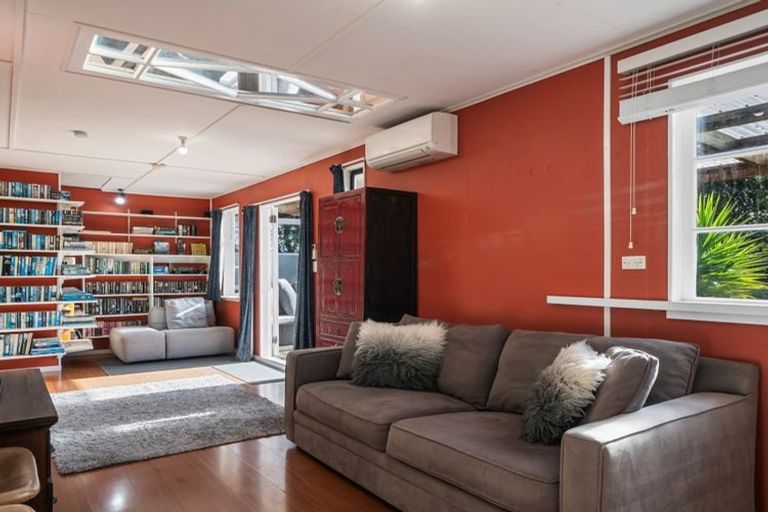 Photo of property in 619 Waitarere Beach Road, Waitarere Beach, Levin, 5510