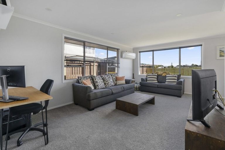 Photo of property in 34 Wesley Avenue, Frankleigh Park, New Plymouth, 4310