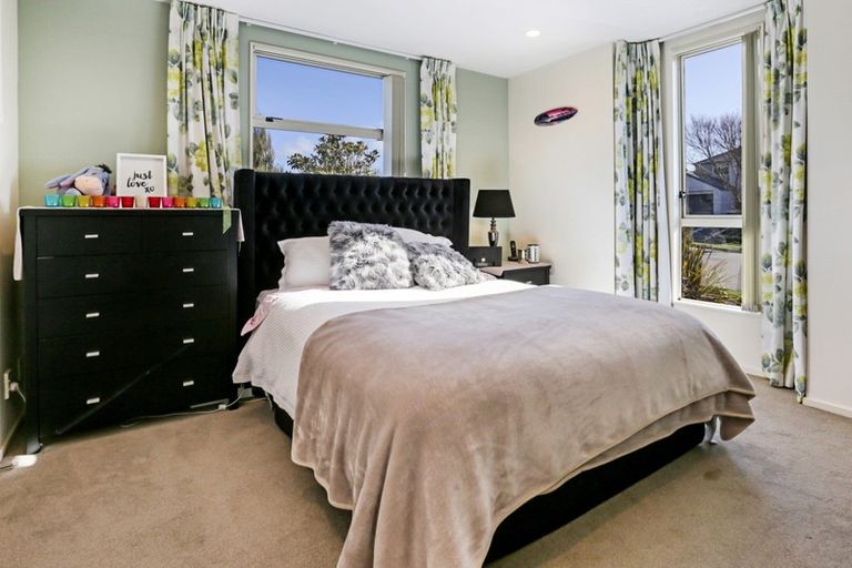 Photo of property in 43 Navigation Drive, Whitby, Porirua, 5024