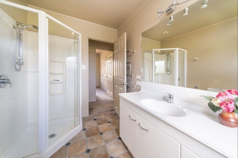 Photo of property in 23 Lochiel Place, Te Kamo, Whangarei, 0112