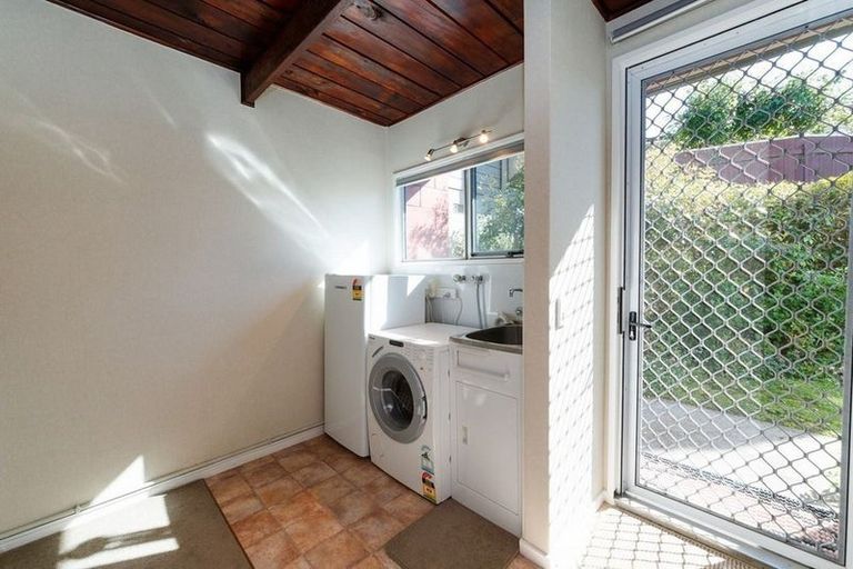 Photo of property in 95 Wikiriwhi Crescent, Awapuni, Palmerston North, 4412