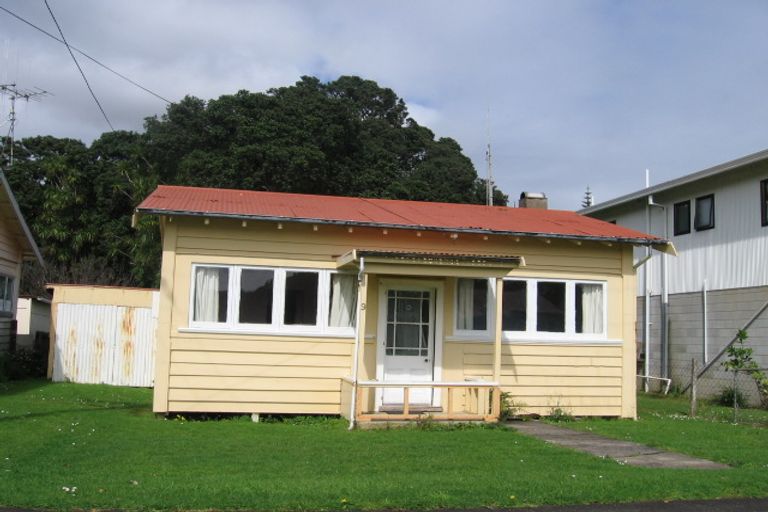 Photo of property in 9 Aputa Avenue, Te Puru, Thames, 3575