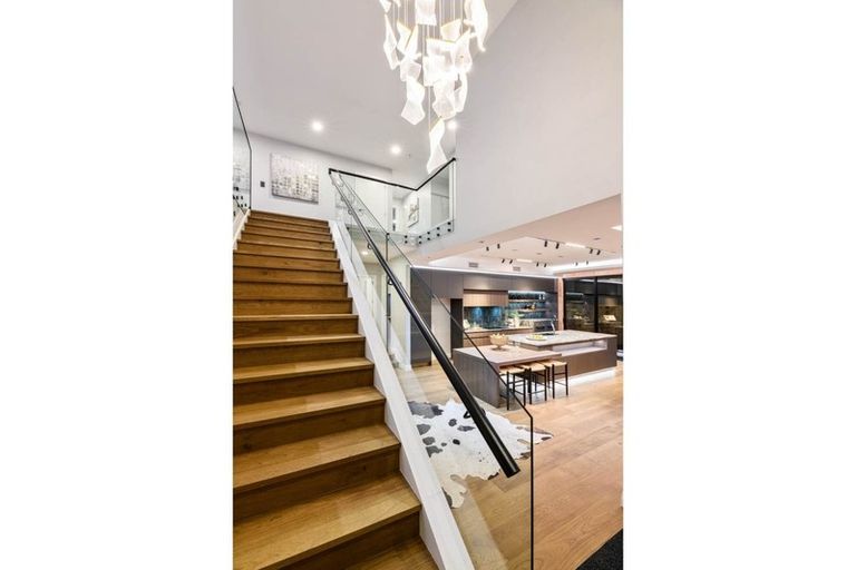 Photo of property in 24 Hooten Place, Oteha, Auckland, 0632