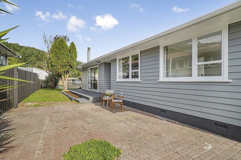 Photo of property in 59 Parenga Street, Wainuiomata, Lower Hutt, 5014