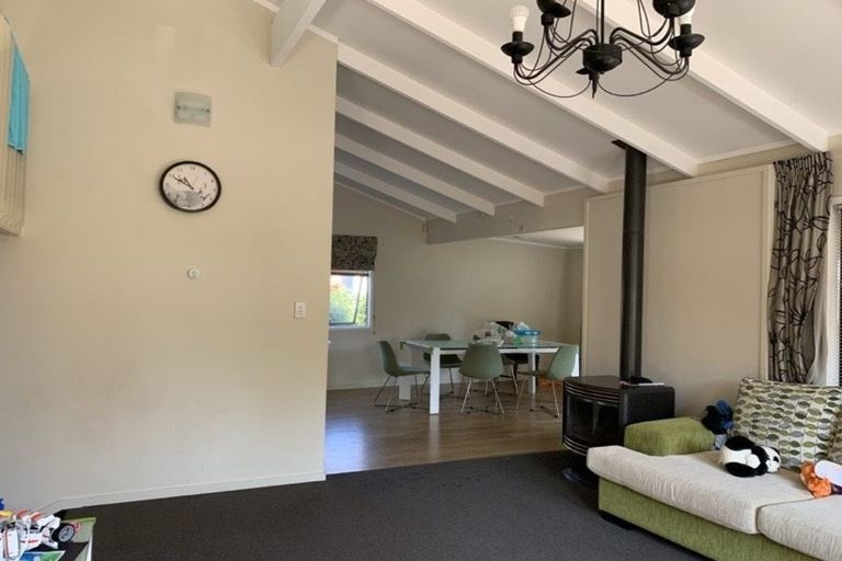 Photo of property in 6 Longwood Place, Forrest Hill, Auckland, 0620