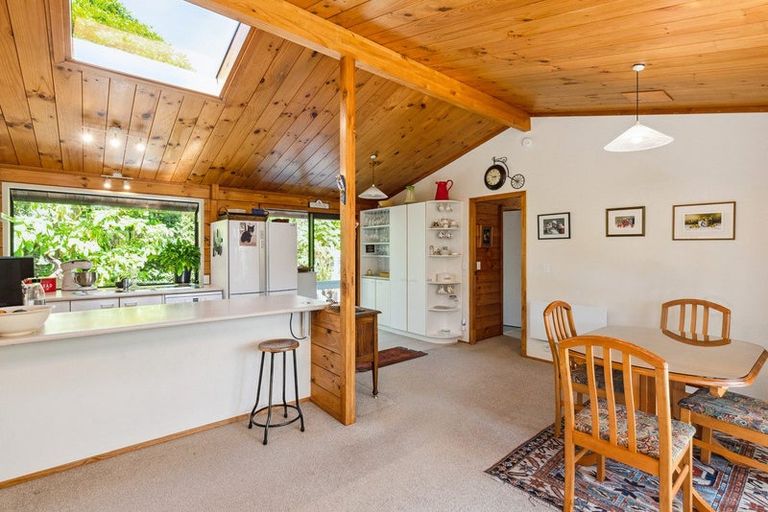 Photo of property in 31 Walton Avenue, Waikanae, 5036