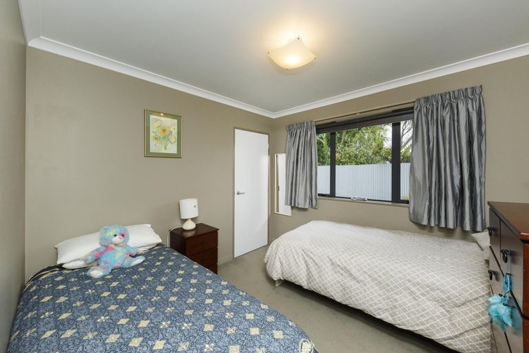 Photo of property in 5 Baton Place, Highbury, Palmerston North, 4412